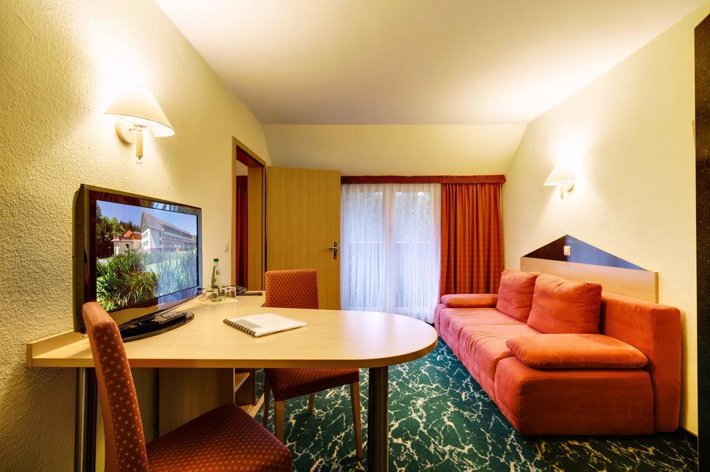 Waldhotel Vogtland Клінґенталь Екстер'єр фото
